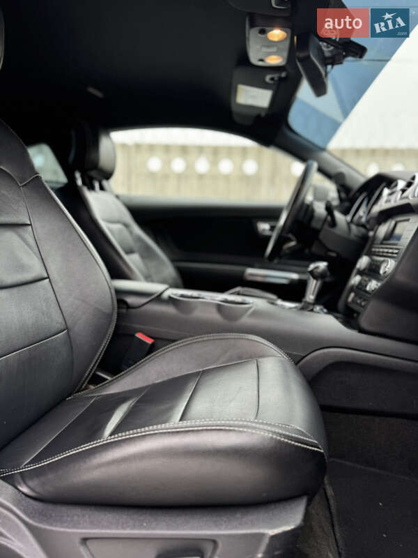 Купе Ford Mustang 2016 в Киеве