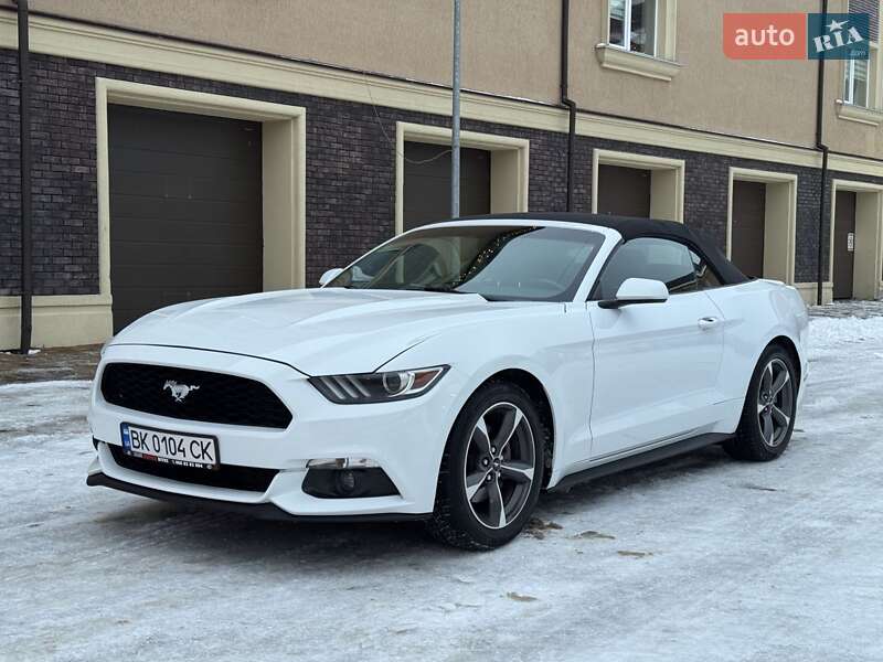 Кабриолет Ford Mustang 2015 в Киеве