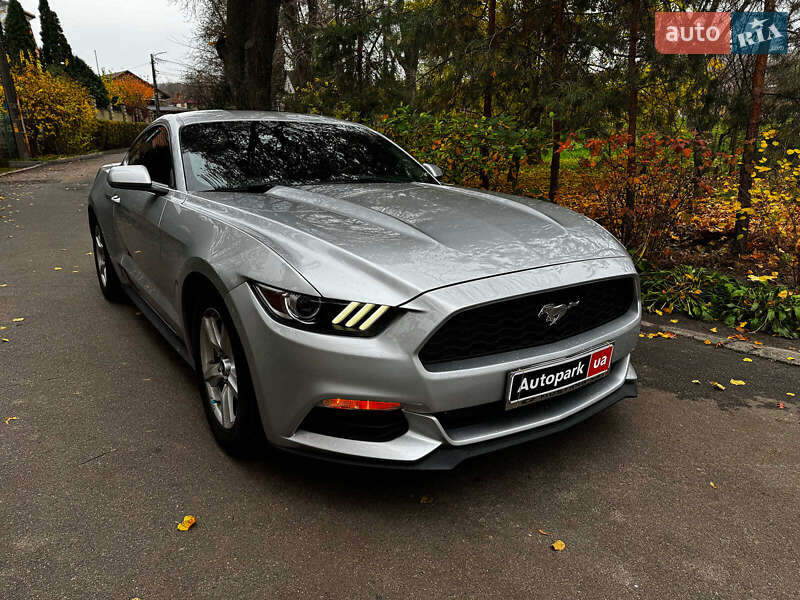 Купе Ford Mustang 2017 в Киеве