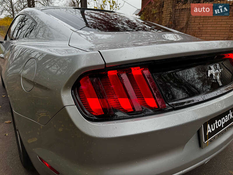 Купе Ford Mustang 2017 в Киеве