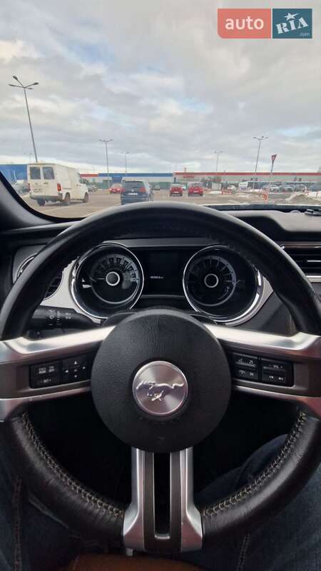 Купе Ford Mustang 2012 в Измаиле