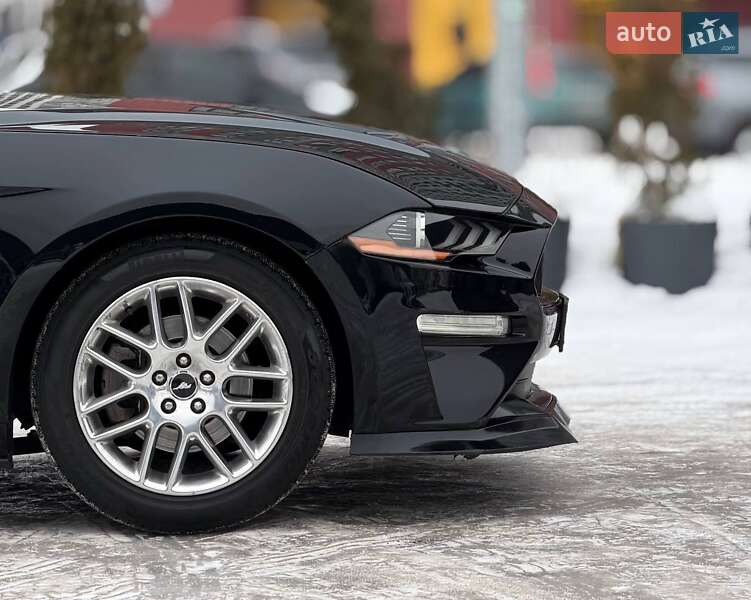 Кабриолет Ford Mustang 2015 в Киеве