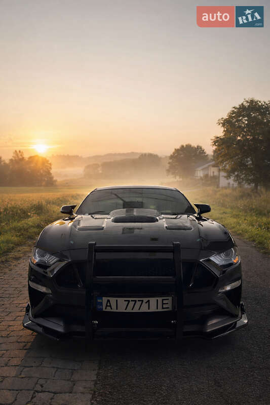 Купе Ford Mustang 2018 в Києві фото 12 Купе Ford Mustang 2018 в Києві