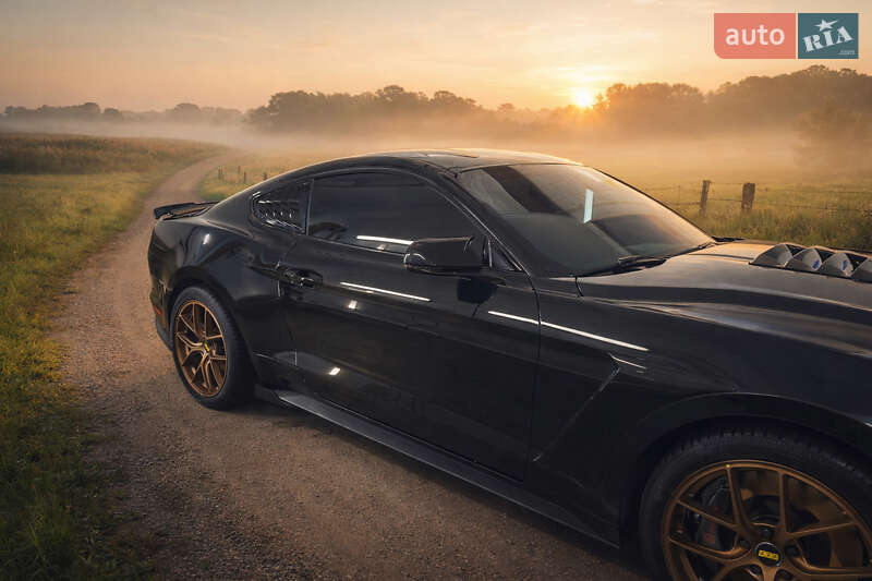 Купе Ford Mustang 2018 в Києві фото 16 Купе Ford Mustang 2018 в Києві