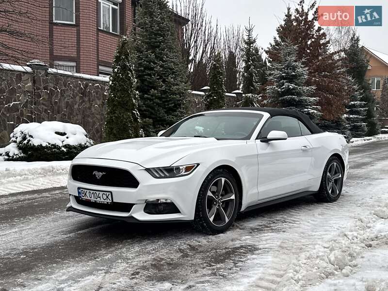 Кабріолет Ford Mustang 2015 в Києві фото 8 Кабріолет Ford Mustang 2015 в Києві