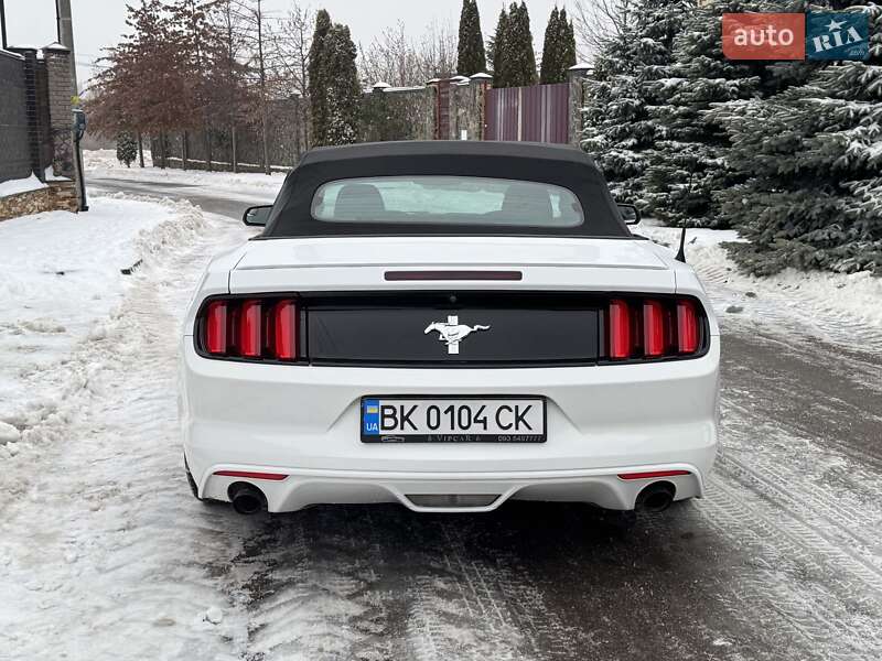 Кабріолет Ford Mustang 2015 в Києві фото 17 Кабріолет Ford Mustang 2015 в Києві