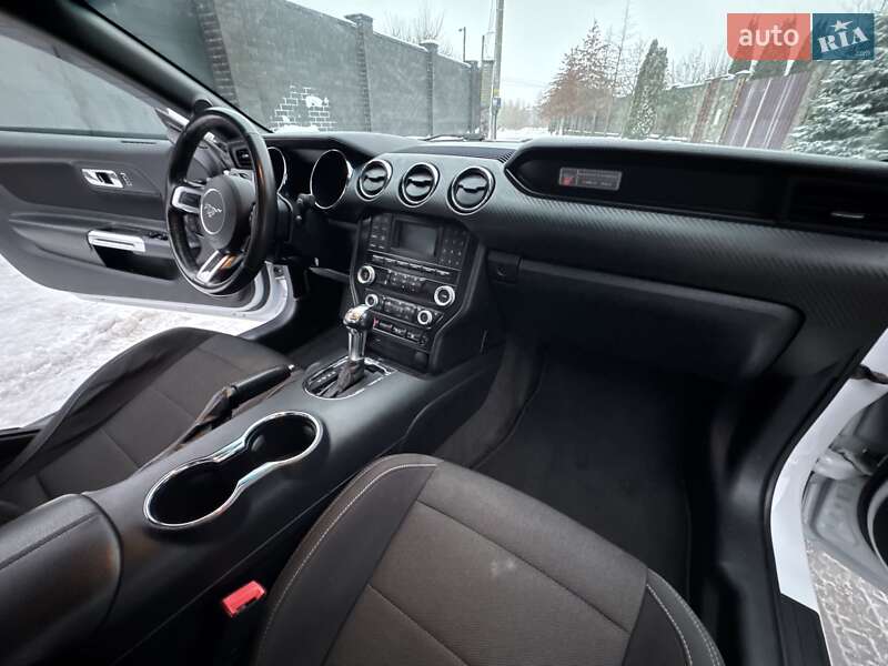 Кабріолет Ford Mustang 2015 в Києві фото 27 Кабріолет Ford Mustang 2015 в Києві