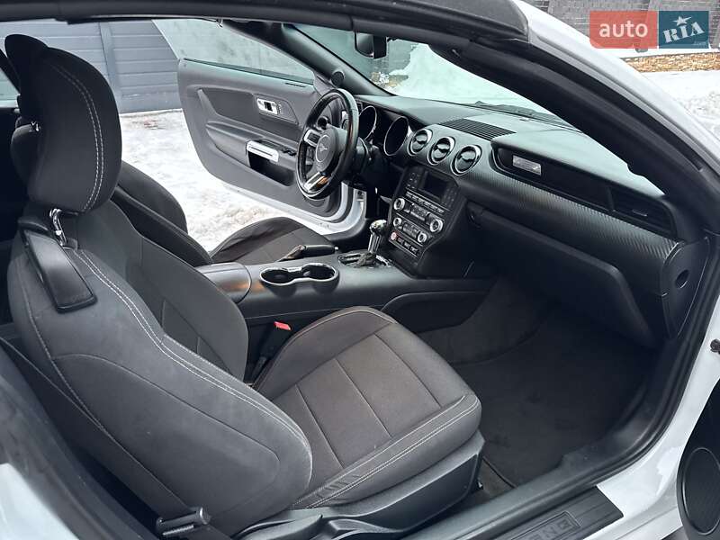 Кабріолет Ford Mustang 2015 в Києві фото 32 Кабріолет Ford Mustang 2015 в Києві