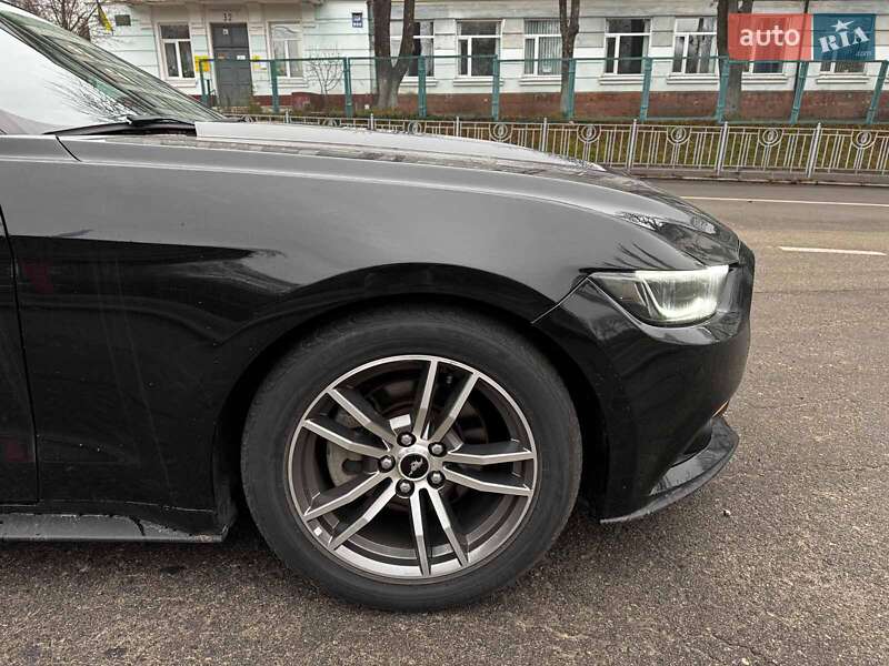 Кабриолет Ford Mustang 2016 в Киеве