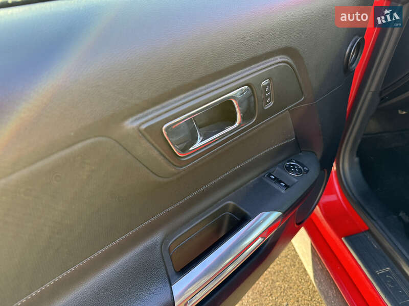 Купе Ford Mustang 2015 в Киеве