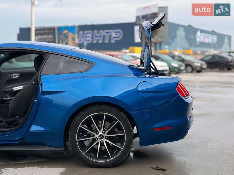 Купе Ford Mustang 2017 в Львові