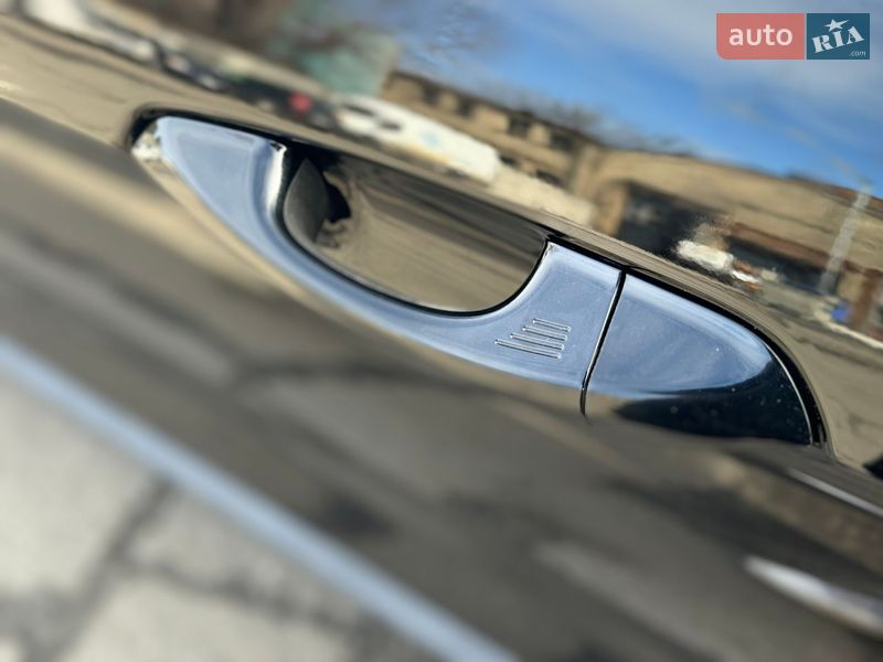 Кабриолет Ford Mustang 2019 в Киеве