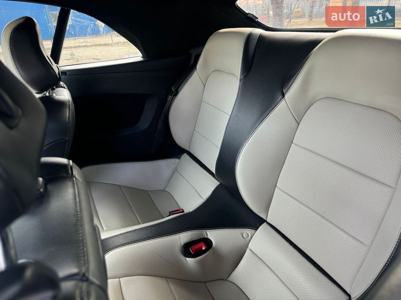 Кабриолет Ford Mustang 2019 в Киеве