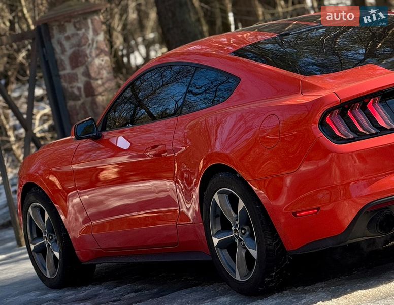 Купе Ford Mustang 2016 в Києві