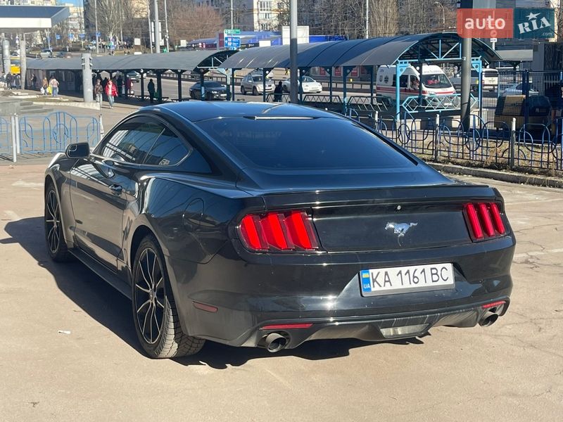 Купе Ford Mustang 2015 в Києві