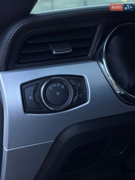 Купе Ford Mustang 2016 в Бучі