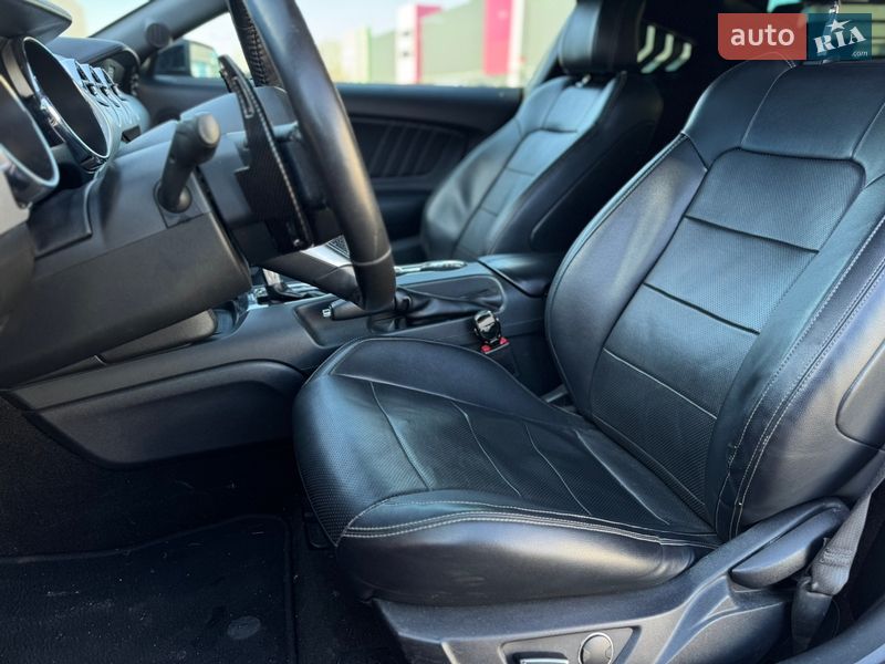 Купе Ford Mustang 2015 в Києві