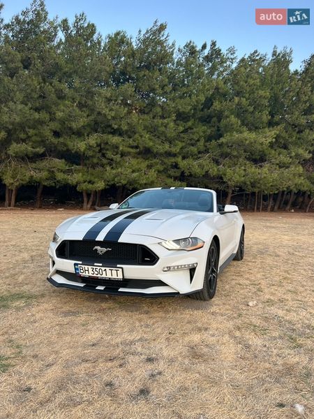 Кабриолет Ford Mustang 2018 в Львове