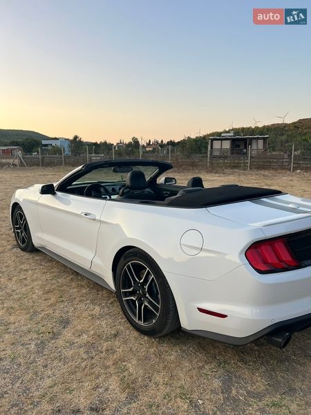 Кабриолет Ford Mustang 2018 в Львове