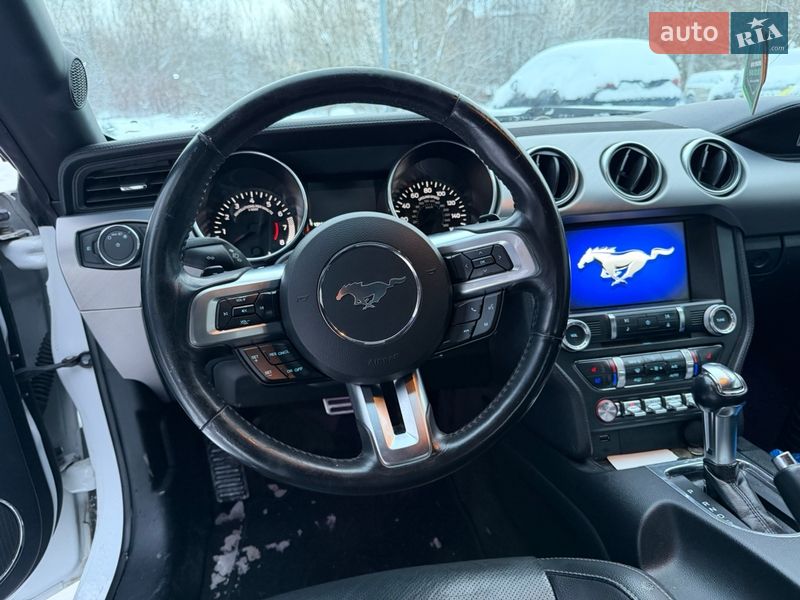 Кабриолет Ford Mustang 2018 в Львове