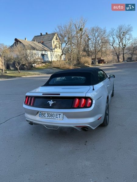 Кабриолет Ford Mustang 2015 в Корсуне-Шевченковском
