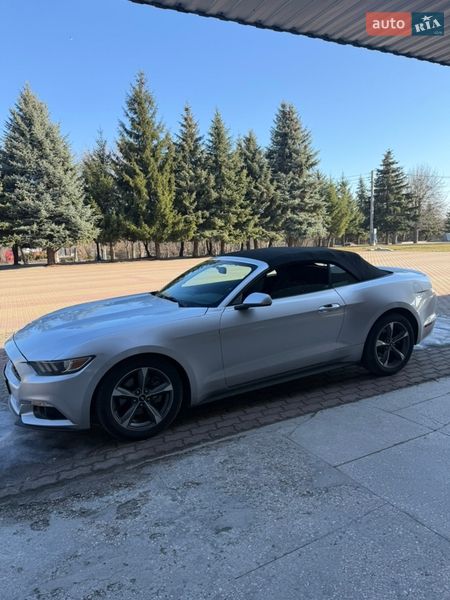 Кабриолет Ford Mustang 2015 в Корсуне-Шевченковском