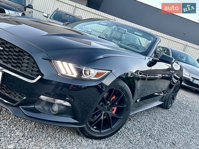 Кабріолет Ford Mustang 2015 в Мукачевому