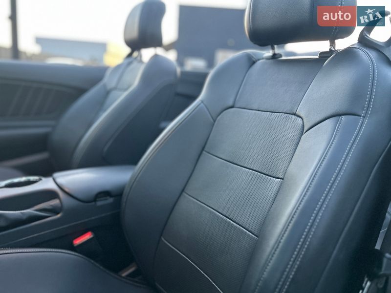 Кабріолет Ford Mustang 2015 в Мукачевому