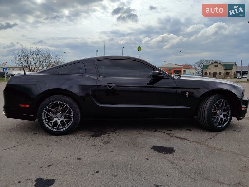 Купе Ford Mustang 2014 в Вознесенске