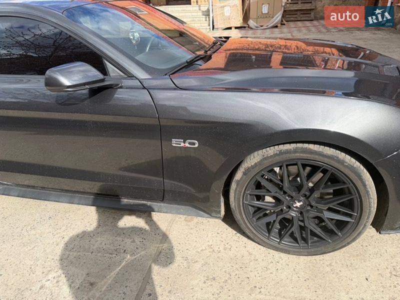 Купе Ford Mustang 2018 в Ананьеве
