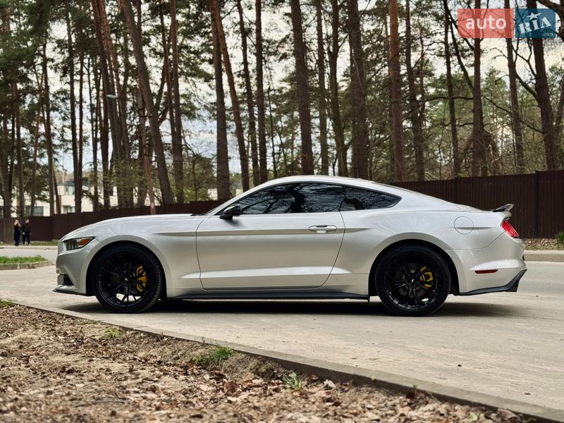 Купе Ford Mustang 2016 в Львові