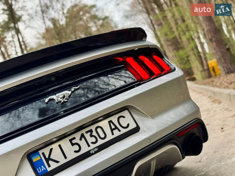 Купе Ford Mustang 2016 в Львові