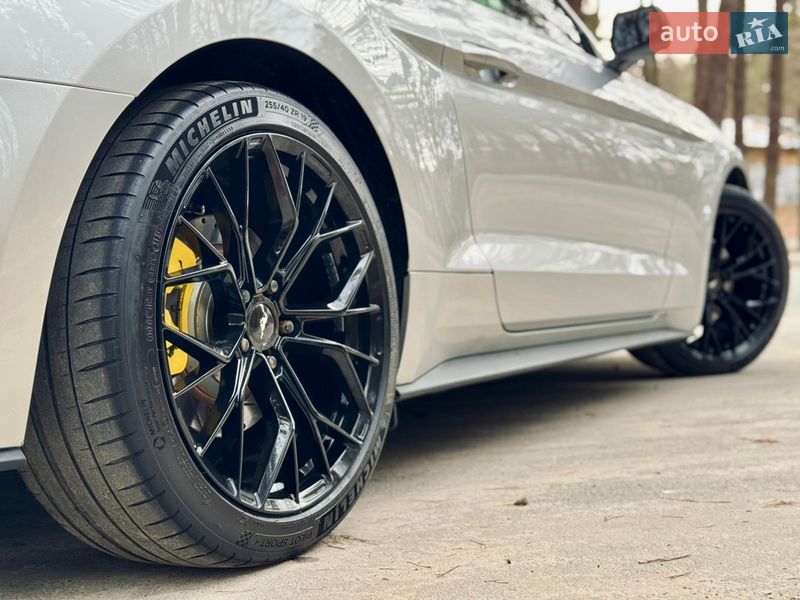 Купе Ford Mustang 2016 в Львові