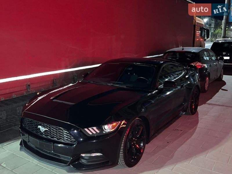 Купе Ford Mustang 2016 в Львові