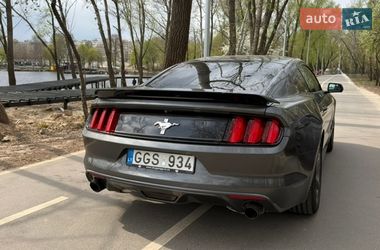 Купе Ford Mustang 2016 в Киеве
