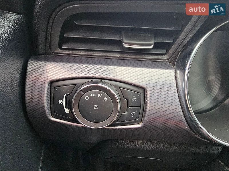 Купе Ford Mustang 2015 в Киеве