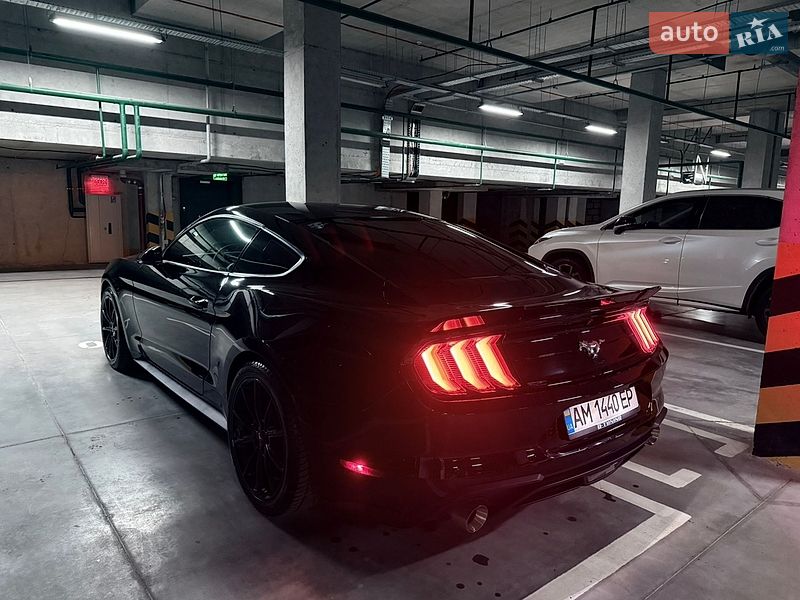 Купе Ford Mustang 2018 в Киеве