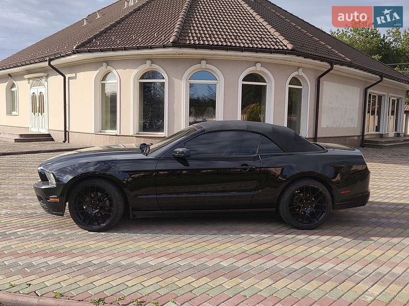 Кабриолет Ford Mustang 2014 в Львове