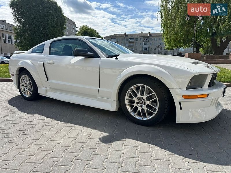 Купе Ford Mustang 2008 в Києві