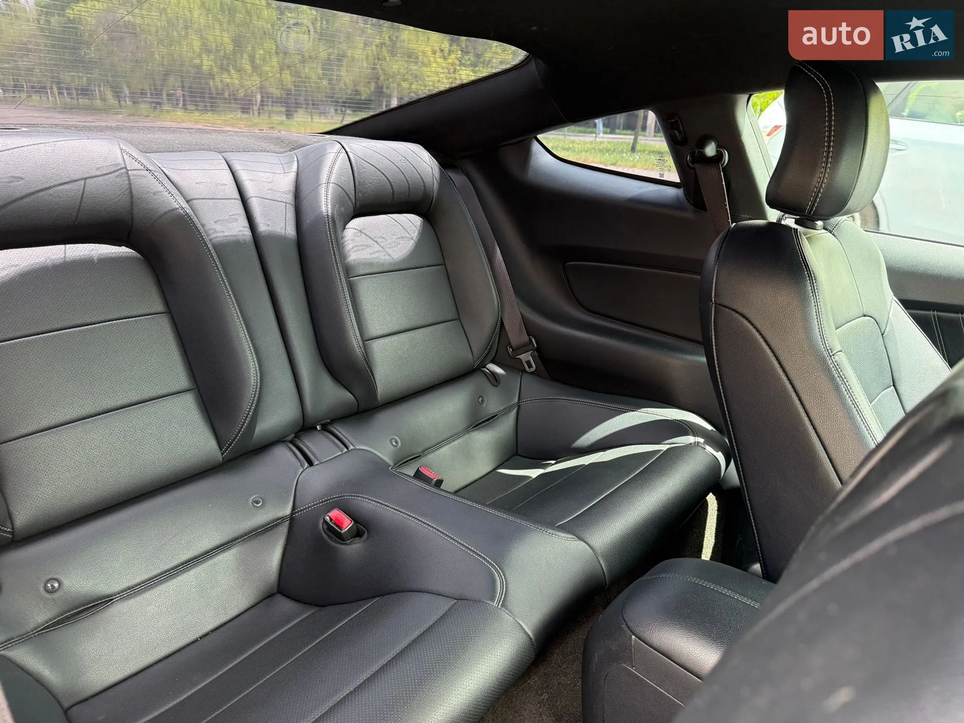 2015 Ford Mustang - мініатюра 13