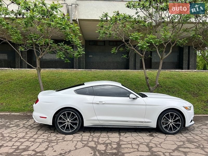 Купе Ford Mustang 2015 в Сумах