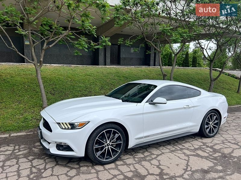Купе Ford Mustang 2015 в Сумах