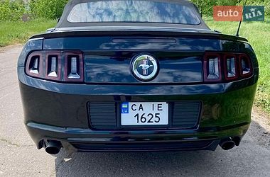 Кабріолет Ford Mustang 2012 в Смілі