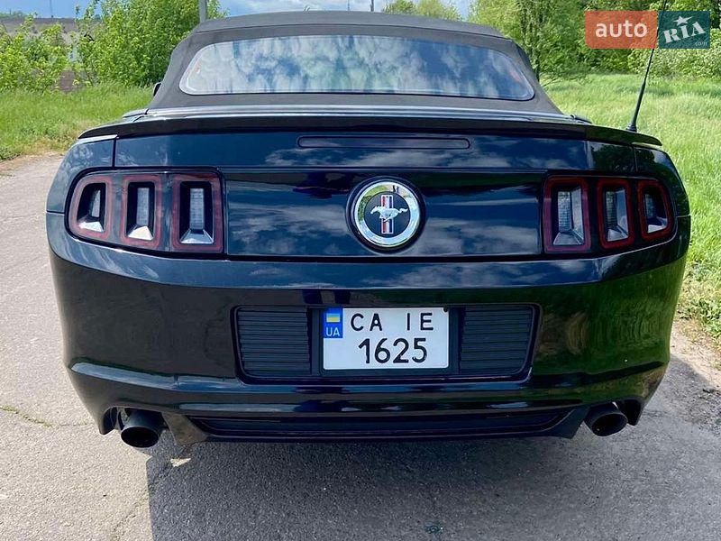 Кабріолет Ford Mustang 2012 в Смілі