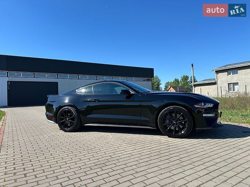 Купе Ford Mustang 2018 в Києві
