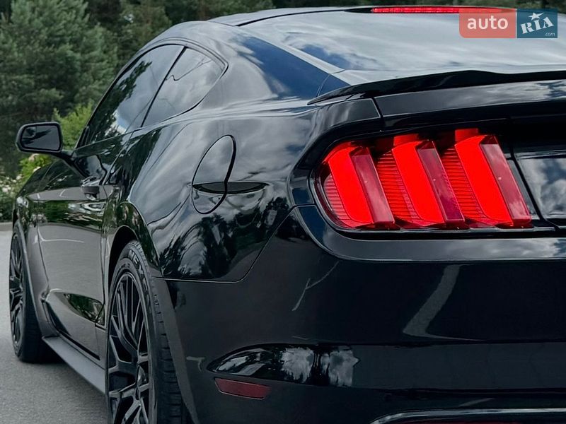 Купе Ford Mustang 2016 в Києві