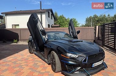Кабриолет Ford Mustang 2017 в Киеве