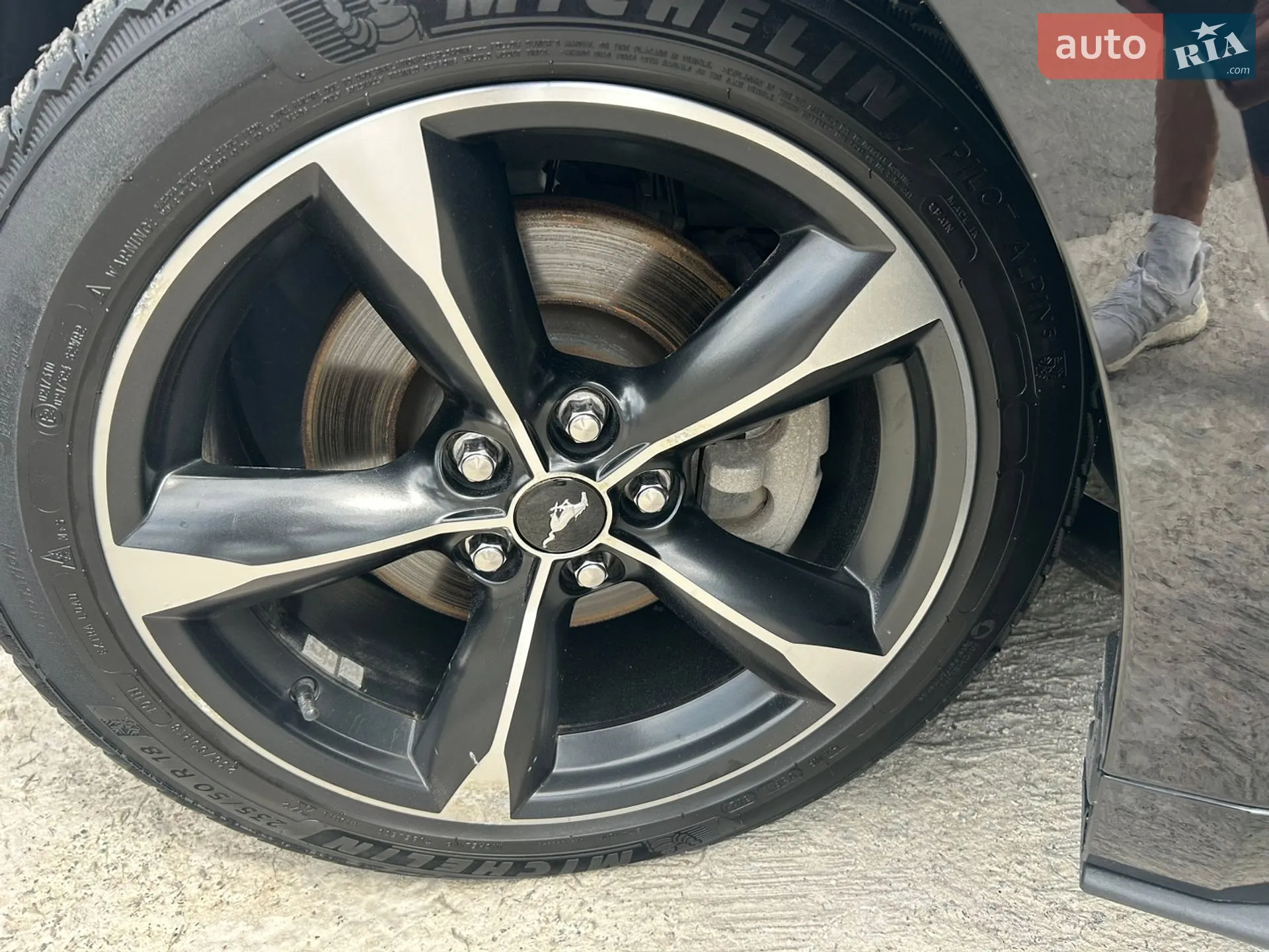 Ford Mustang 2018 VIN 1FA6P8TH9J5180367 фото оголошення 9 з 23