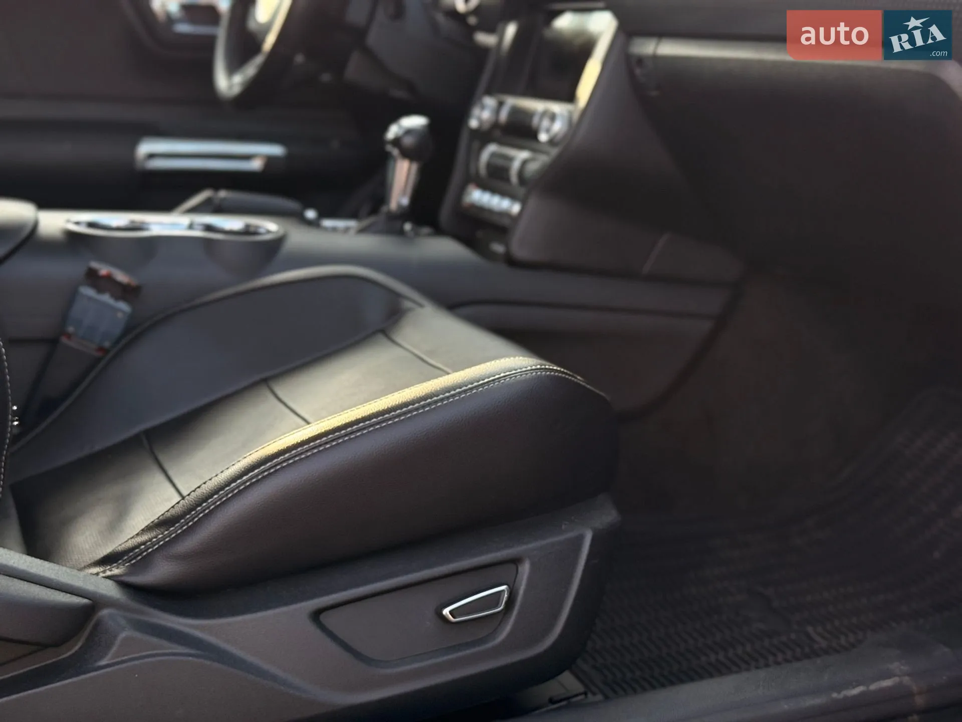 2016 Ford Mustang - мініатюра 21
