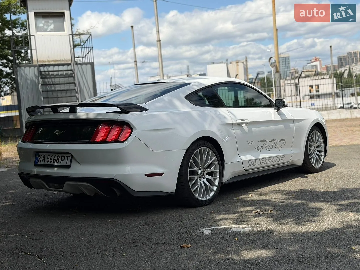 2015 Ford Mustang - мініатюра 9